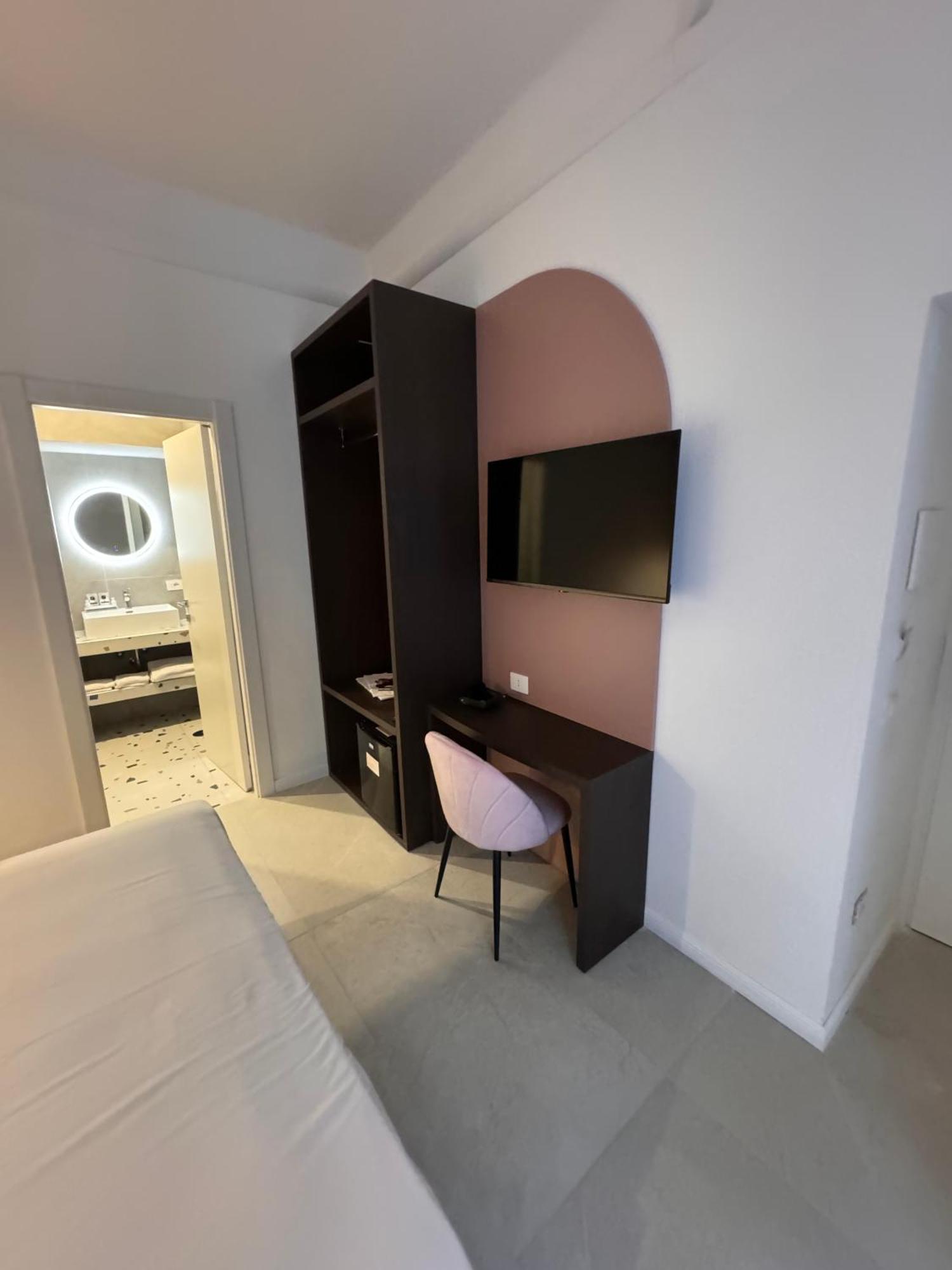 Hotiday Room Collection - Napoli Museo Suite מראה חיצוני תמונה