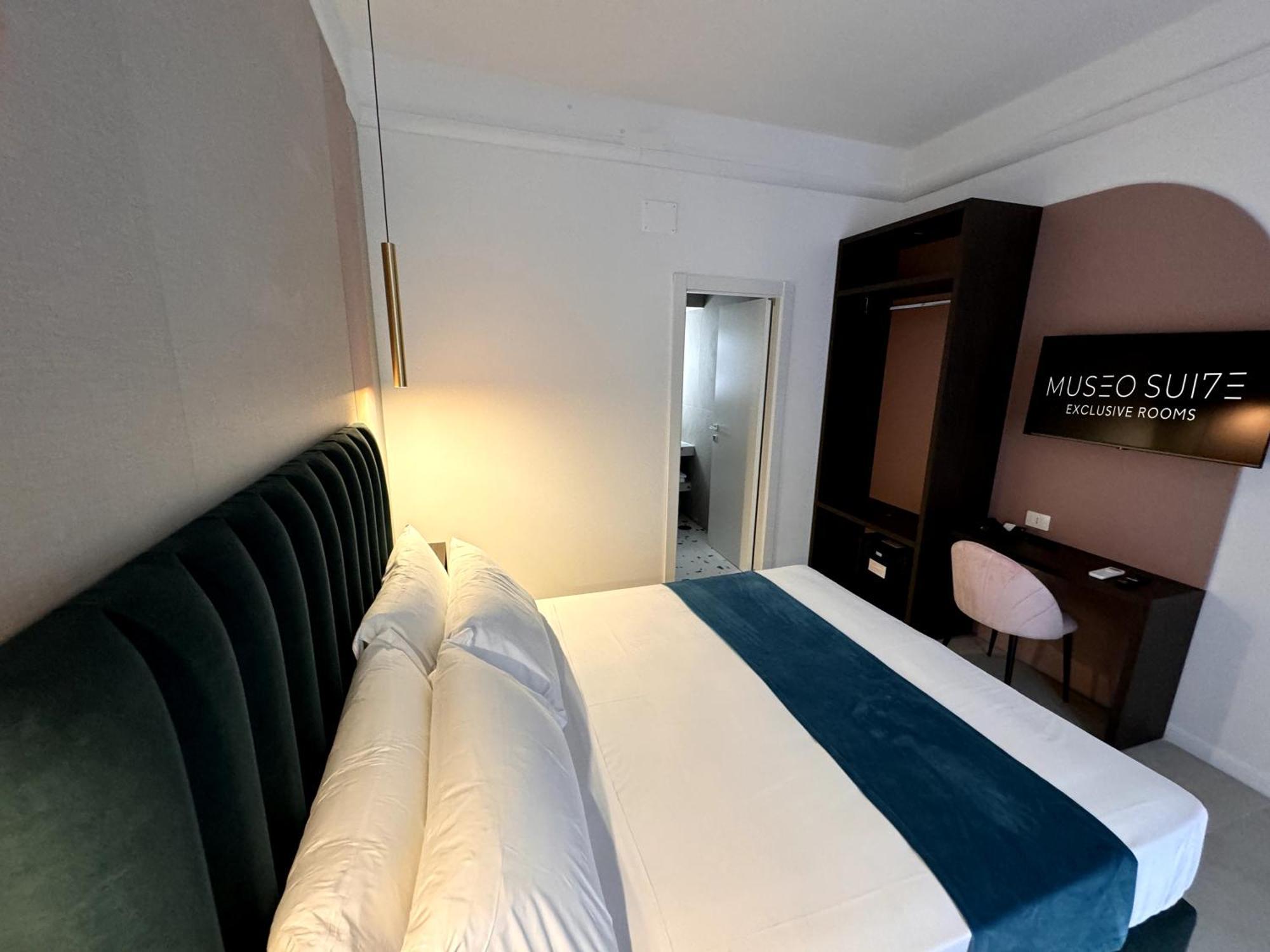 Hotiday Room Collection - Napoli Museo Suite מראה חיצוני תמונה