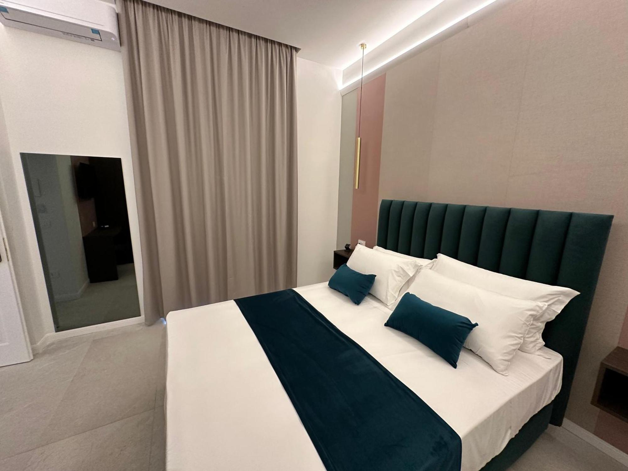 Hotiday Room Collection - Napoli Museo Suite מראה חיצוני תמונה