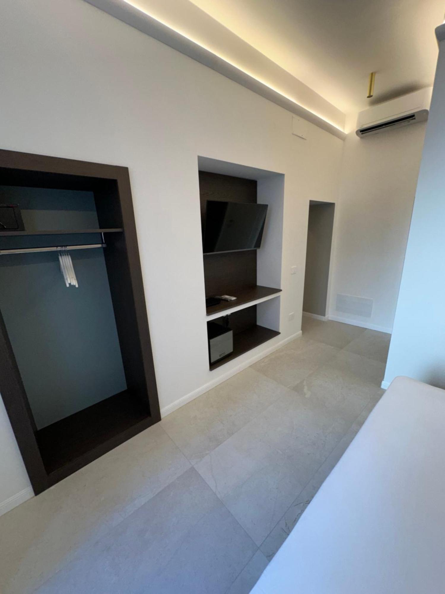 Hotiday Room Collection - Napoli Museo Suite מראה חיצוני תמונה