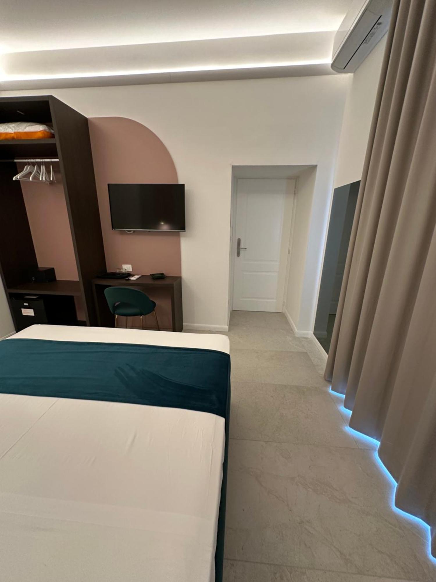 Hotiday Room Collection - Napoli Museo Suite מראה חיצוני תמונה