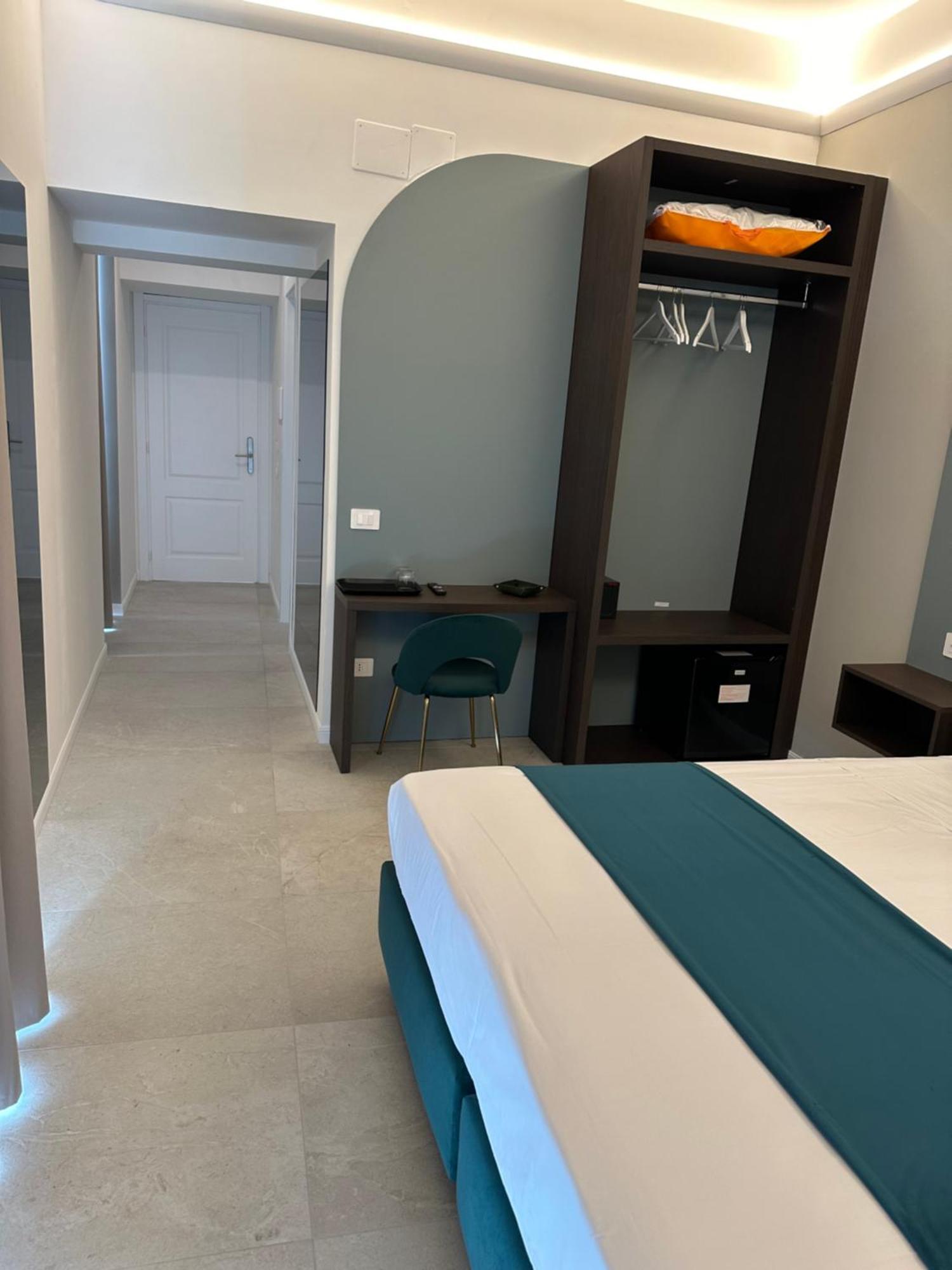 Hotiday Room Collection - Napoli Museo Suite מראה חיצוני תמונה
